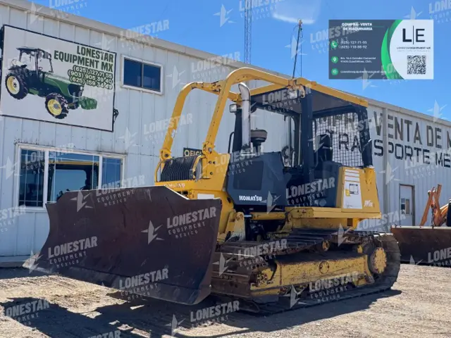 2004 Komatsu D37PX-21A