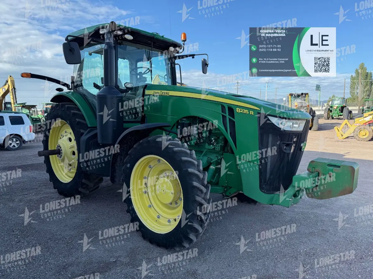 2014 John Deere 8235R